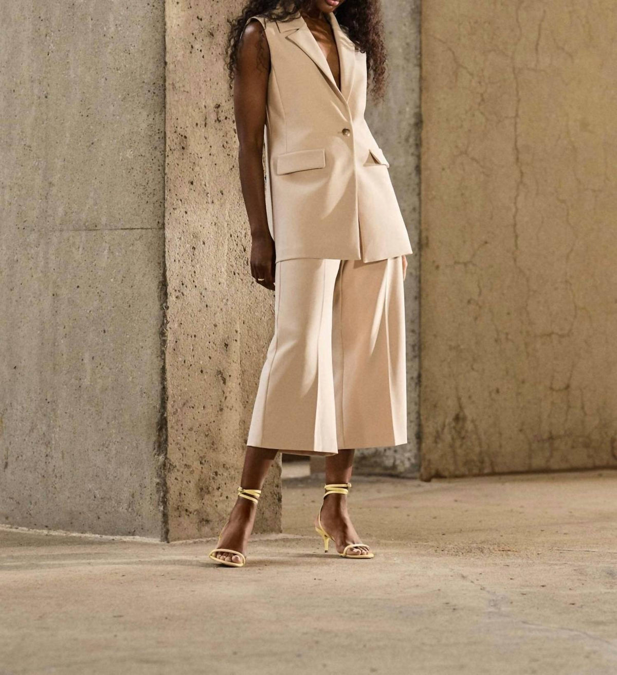 Joseph Ribkoff - Pleated Beige High-waisted Trousers