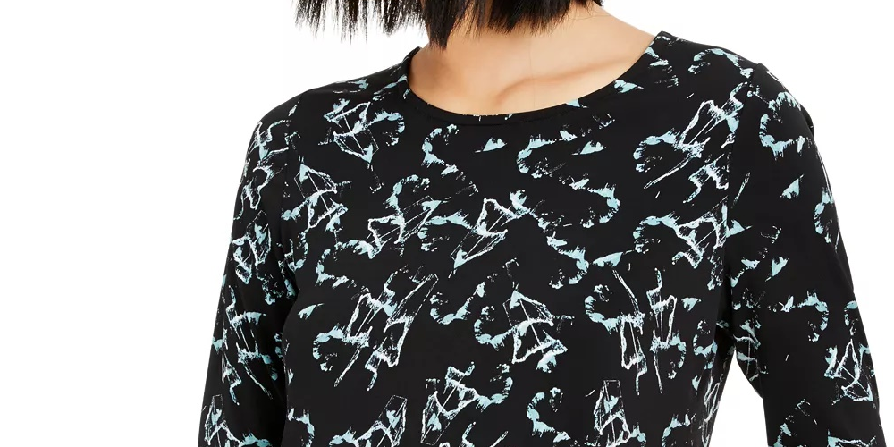 Alfani Women's Petite Printed V-Hem Top Black Size Small