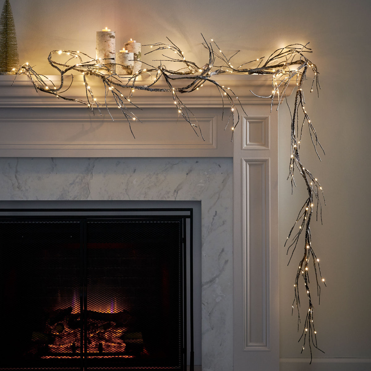 18 Ft LED Lighted Christmas Garland – Natural